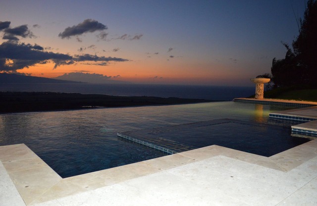 Escape from Reality.180 Degree View, Pool, Hot-Tub, Privacy. Permitted