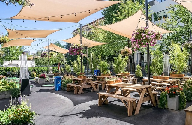 Escape The Hustle and Bustle! Near Oregon Museum of Science and Industry!