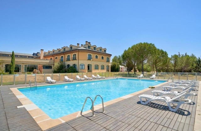 Escape to a Spacious Room Surrounded by Beautiful Gardens