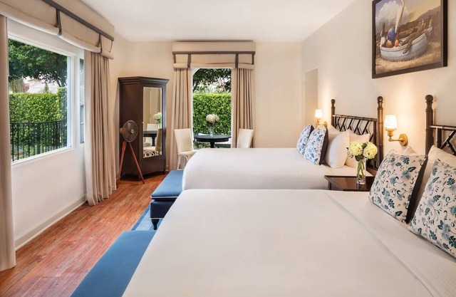 Escape to Coastal Comfort: Boutique Stay w/Beachfront Vibe, Pools, Bike Rental