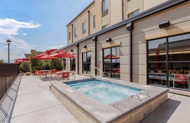 Escape to Suite with Relaxing Atmosphere Near Boyd Lake State Park