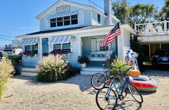 ESCAPE to Westport Direct WATERFRONT Beachouse w/Rooftop Deck