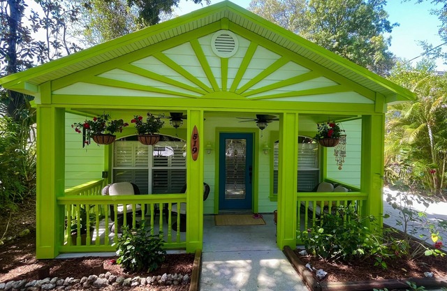 Escondido Boutique Bungalow in Crystal Beach- Inquire for Seasonal Savings!