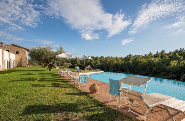 Estate in the heart of Umbria. Villa with 6 rooms, infinity pool and SPA