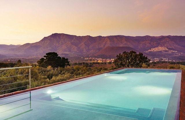 Etna Retreat - Luxury vacation villa with private pool in Sicily