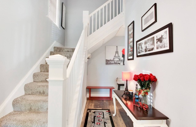 European Charm 1870'S Brick House Minutes to Downtown ,