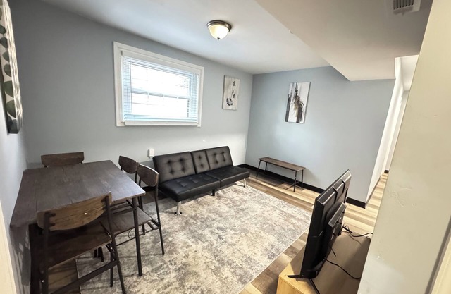 Excellent 2BR Apartment near Trasnsportation
