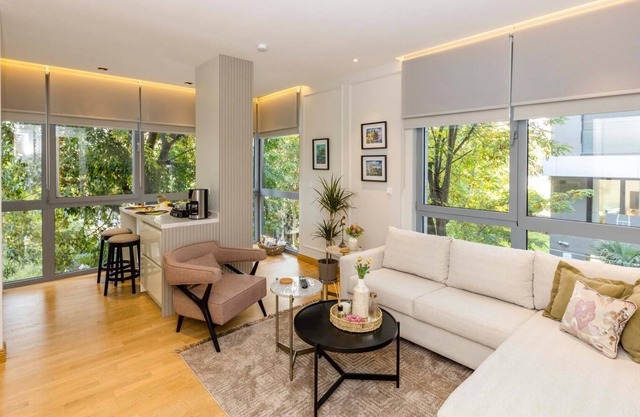 Excellent Apartment (1+1) near Bagdat Street in Kadıkoy