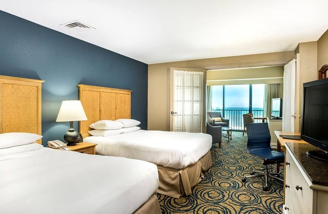 Excellent Choice! Enjoy at the Pool, Pets Allowed, Steps from Daytona Beach!