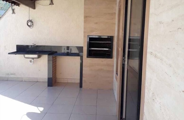 Excellent duplex penthouse 1 block from Prainha with partial sea view