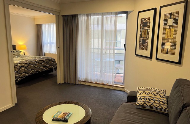 Excellent location budget stay Darling harbour