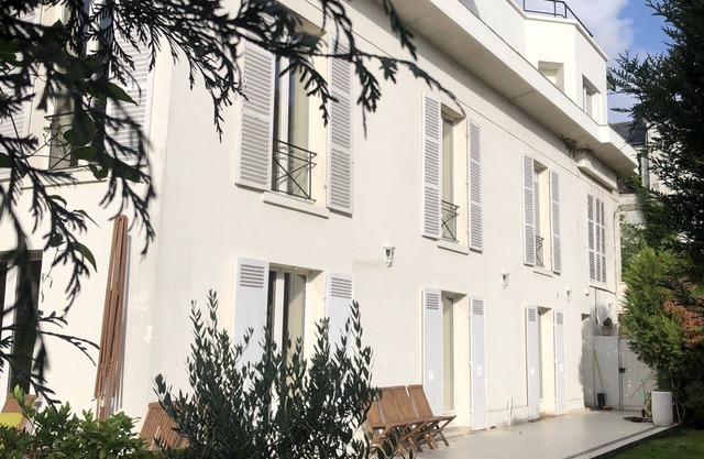 Exceptional 130 m2, panoramic view of Paris, between Paris and Versailles