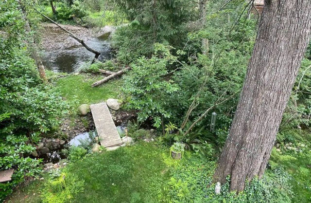 Exceptional Apartment! King Bed, w/Mountain & water views ~ sleeps up to 4.