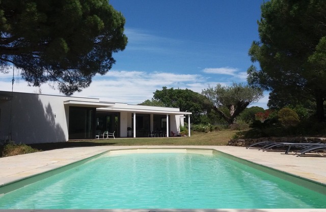 Exceptional contemporary architect-designed villa 350 m2