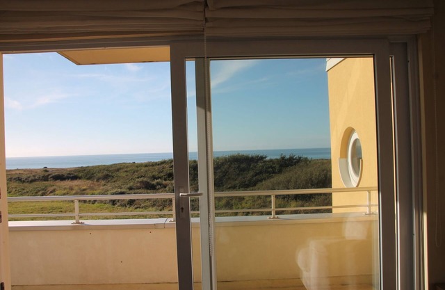 "exceptional sea view" comfortable apartment