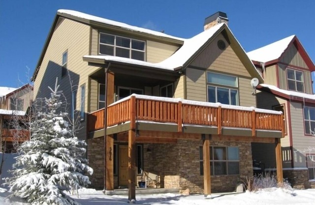 Exceptional Ski Home 4BR Sleeps 10 WINTER Monthly Rate Available