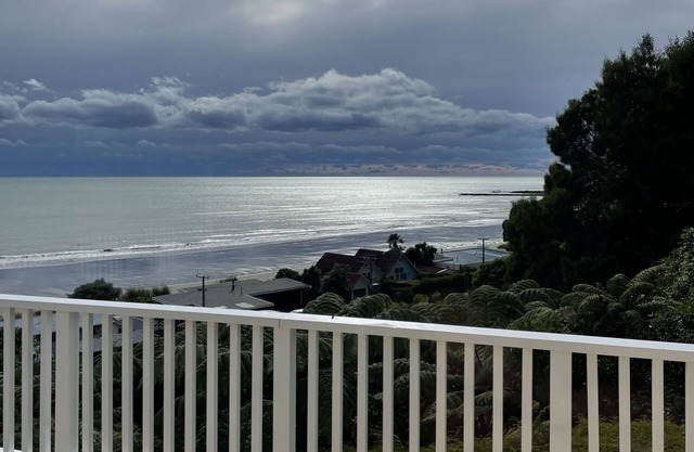 Exceptional Views in Patons Rock