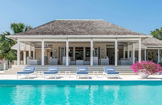 Exceptional Villa for an Ultimate Caribbean Experience, Private Pool, Jacuzzi, Gym, Superb Sea Views