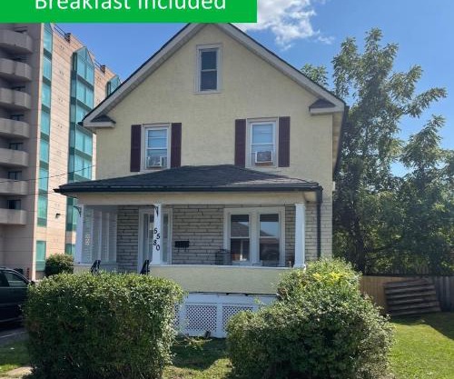 Exceptionally Close to the Falls Amazing Location & Complimentary Breakfast Delivered Daily to the Rental