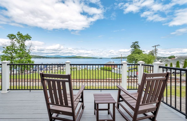 🌟 Exciting Lakefront Getaway Awaits – Your Ultimate Vacation Experience! 🏡🌊