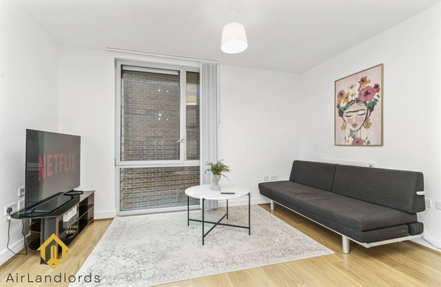 Exclusive 2 Bedroom Flat in Bromley By Bow