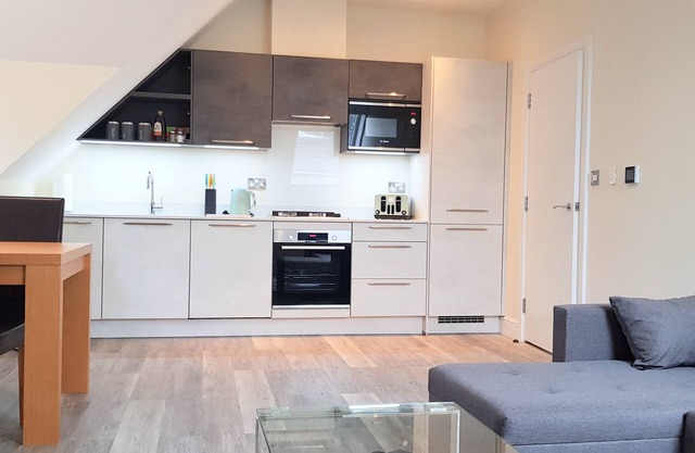 *Exclusive 2Bed Apartment Free Parking Discounts*