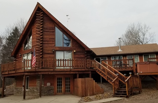 Exclusive 4 Bedroom Home on 10 Acres, Hot Tub, Pond in Heart of Trail System