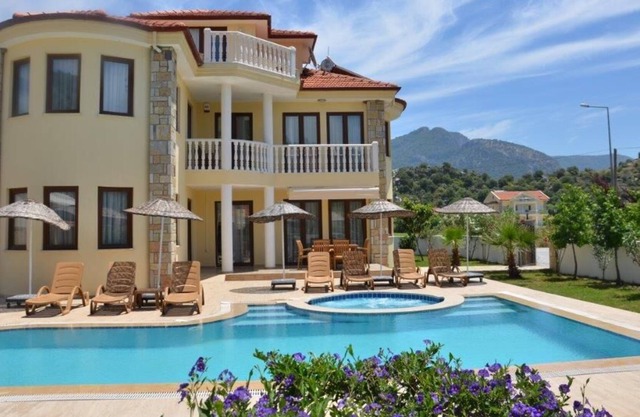 Exclusive 4 Bedroom Villa With Private Pool Overlooking The Rock Tombs