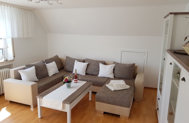 Exclusive 4 room non-smoking apartment (100sqm) max. 4 persons with bathing beach