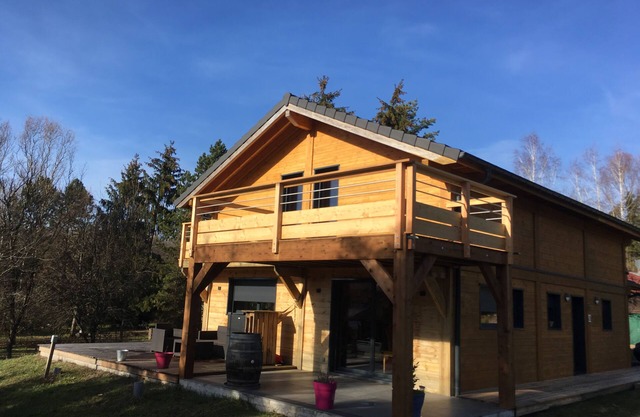 Exclusive feel-good house with fireplace, sauna, large terrace near the swimming lake