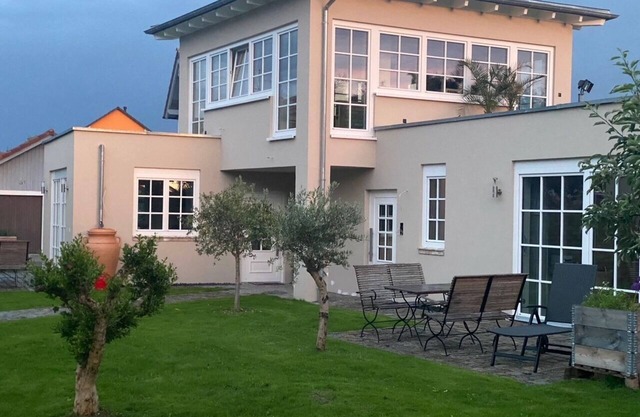 Exclusive Ferienwohnung 40 m² und Außen Terrasse in Komplettausstattung