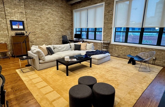 Exclusive Fulton Market Retreat: 3BR Loft + Private Rooftop Lounge