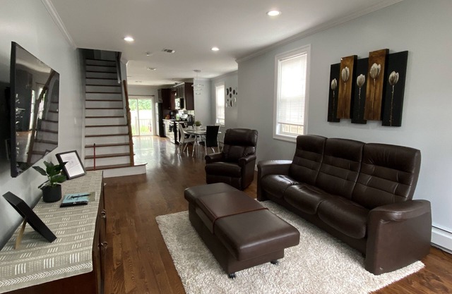 Exclusive Luxurious 3 bedroom Home in the heart of SI