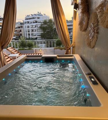 Exclusive Luxury Penthouse With Spa 5' to Metro