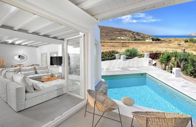 Exclusive Mykonos Villa | Villa Ilios | 5 Bedrooms | Spacious Furnished Sun.
