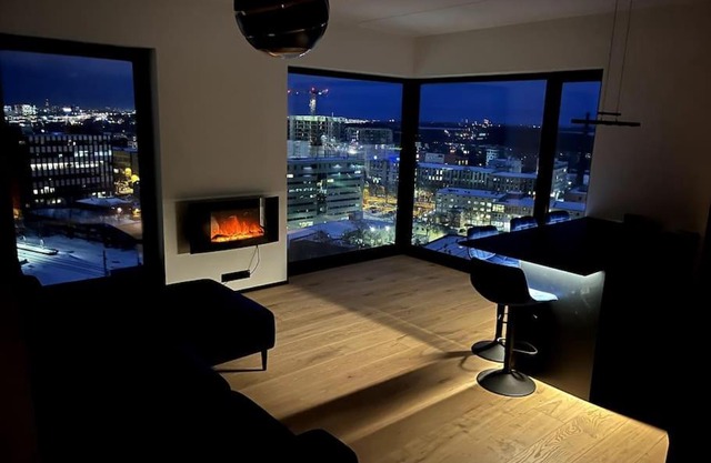 Exclusive penthouse apartment on 18th floor!