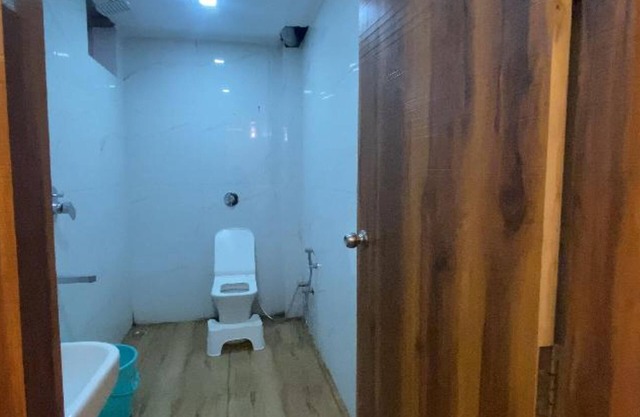 Exclusive premium 2-bedroom in Prayagraj with AC, WiFi