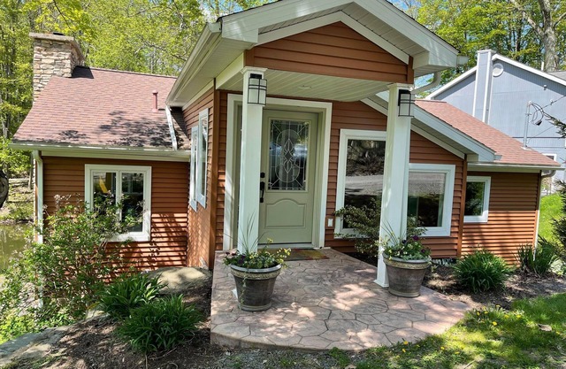 Exclusive Quiet Lake House Retreat Near Elk Mountain