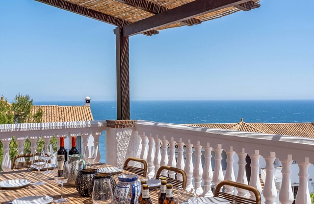 Exclusive Villa, Wonderful Garden, Private Heated Pool