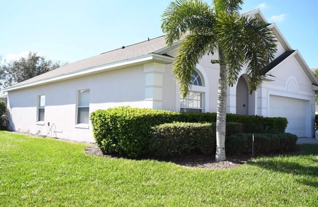 Executive Orlando 4 Bed/3 bath (2 ensuite) Pool/Spa Home (4H049)