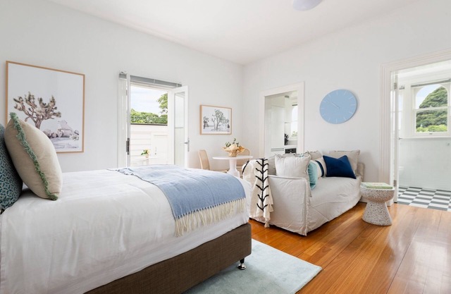 Executive Studio With Patio Near Trains