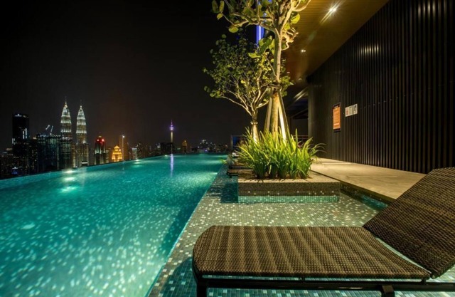 Executive Suite with Garden View 21