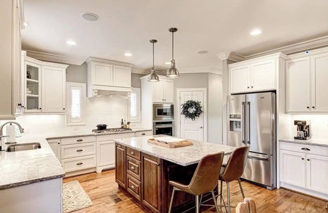 Executuve 3-bedroom house in Stokesdale/Greensboro - 15 Minutes from PTI Airport
