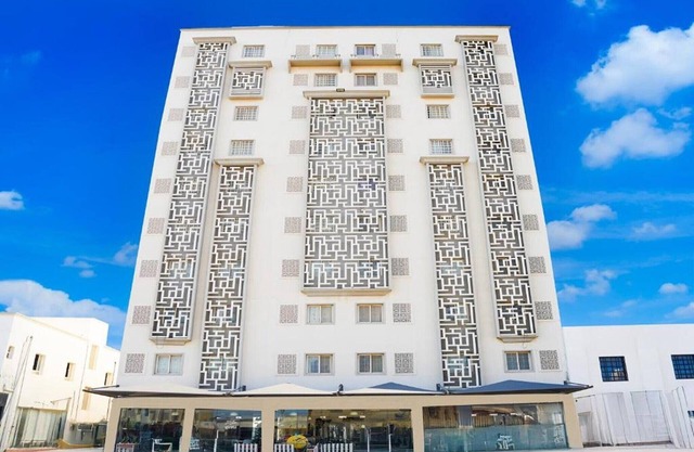 Expansive King Escape | Serenity & Space in Muscat