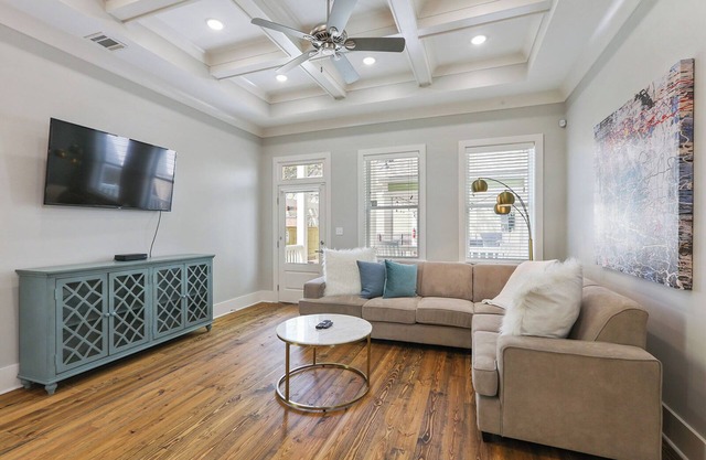 Expansive Modern Luxury Home - Streetcar Adjacent!