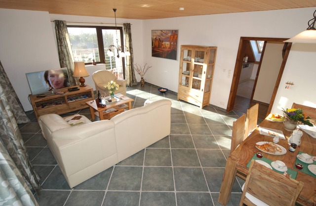 Experience a holiday differently "House above the roofs of Heiligenhafen" FeWo Leuchtturm