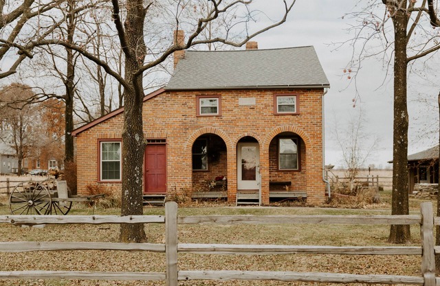 Experience Beautiful Pioneer Home In Nauvoo!