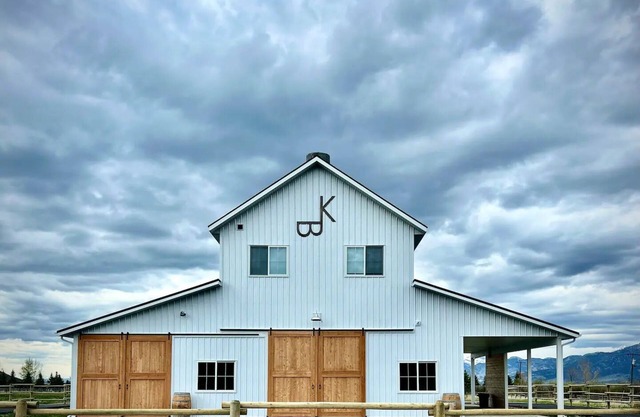 Experience Bozeman living near Montana State University and close to 2 ski hills