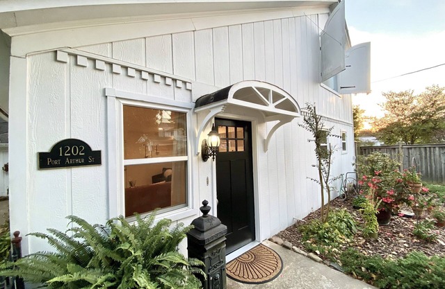Experience History in an original Carriage House located behind a Colonial home.