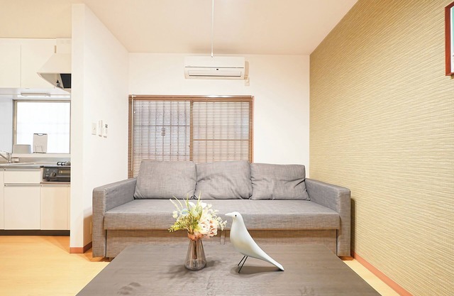 Experience life in a private old private house in the heart of Tokyo｜3 bedrooms, 5 beds｜Excellent access to Akasaka, Roppongi, Ginza, Aoyama, Harajuku, Imperial Palace｜with private workspace